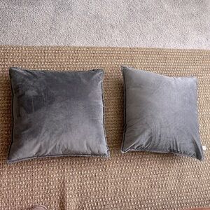 Brand new VERY soft Gray Decorative Bed/Couch Pillows 100% polyester!! (10X9)